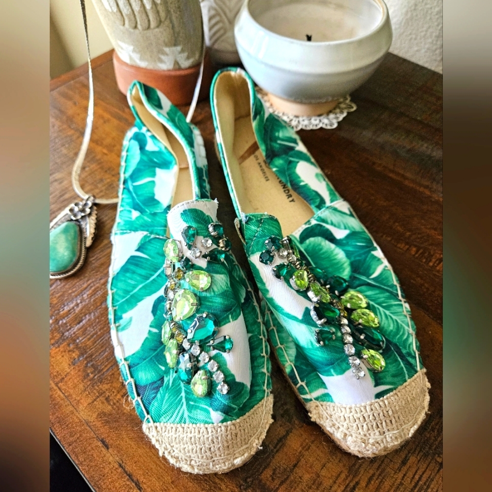 NWOB Chinese Laundry Tropical Jeweled Espadrille Loafer